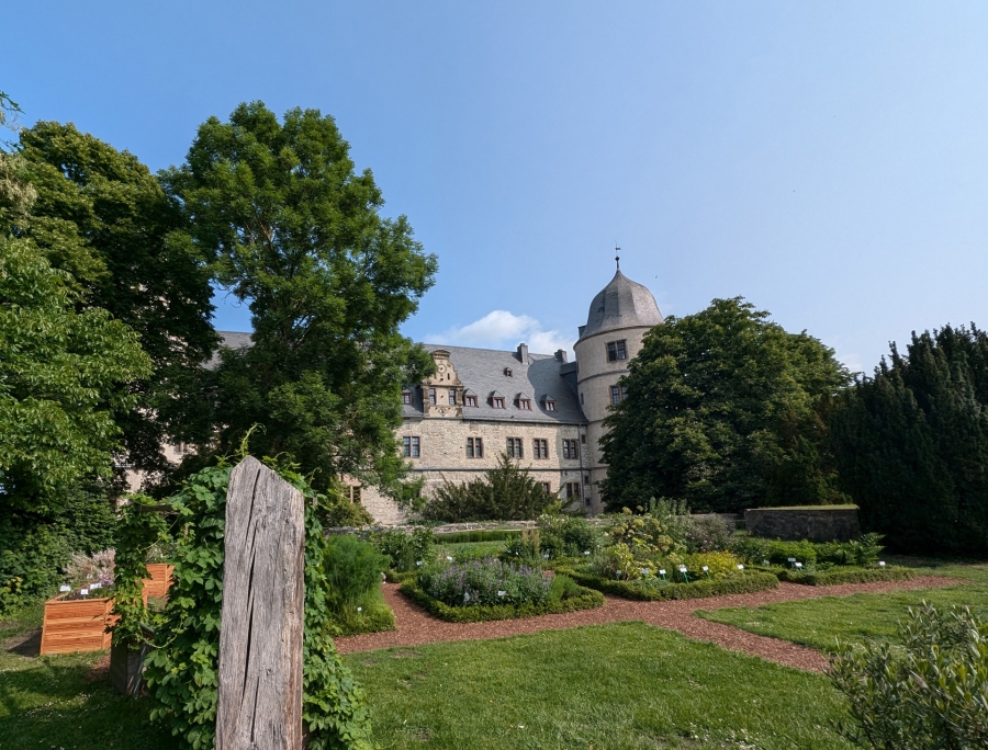 Die Kräuterbeete im Garten der Wewelsburg wurden nach Pflanzlisten der Jesuiten angelegt (Foto: ©Kreismuseum Wewelsburg)